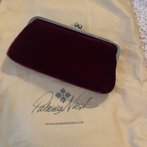 Patricia Nash Bordeaux Velvet Kiss Lock Clutch/Shoulder Bag - Picture 2 of 12